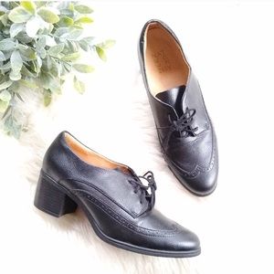 Naturalizer • Herlie black block heeled Oxford's
